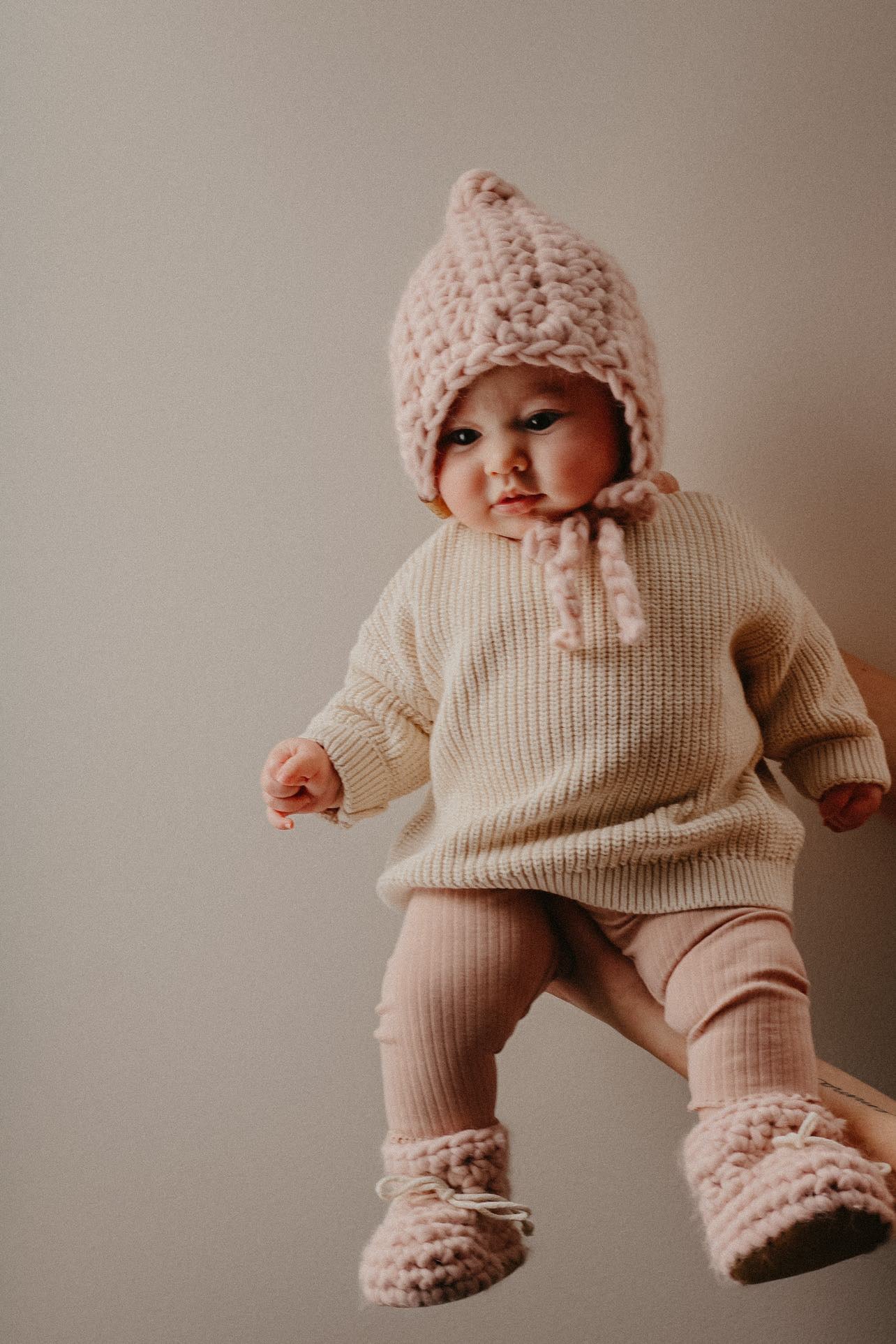 Ensemble de naissance : BONNET ET PANTOUFLES