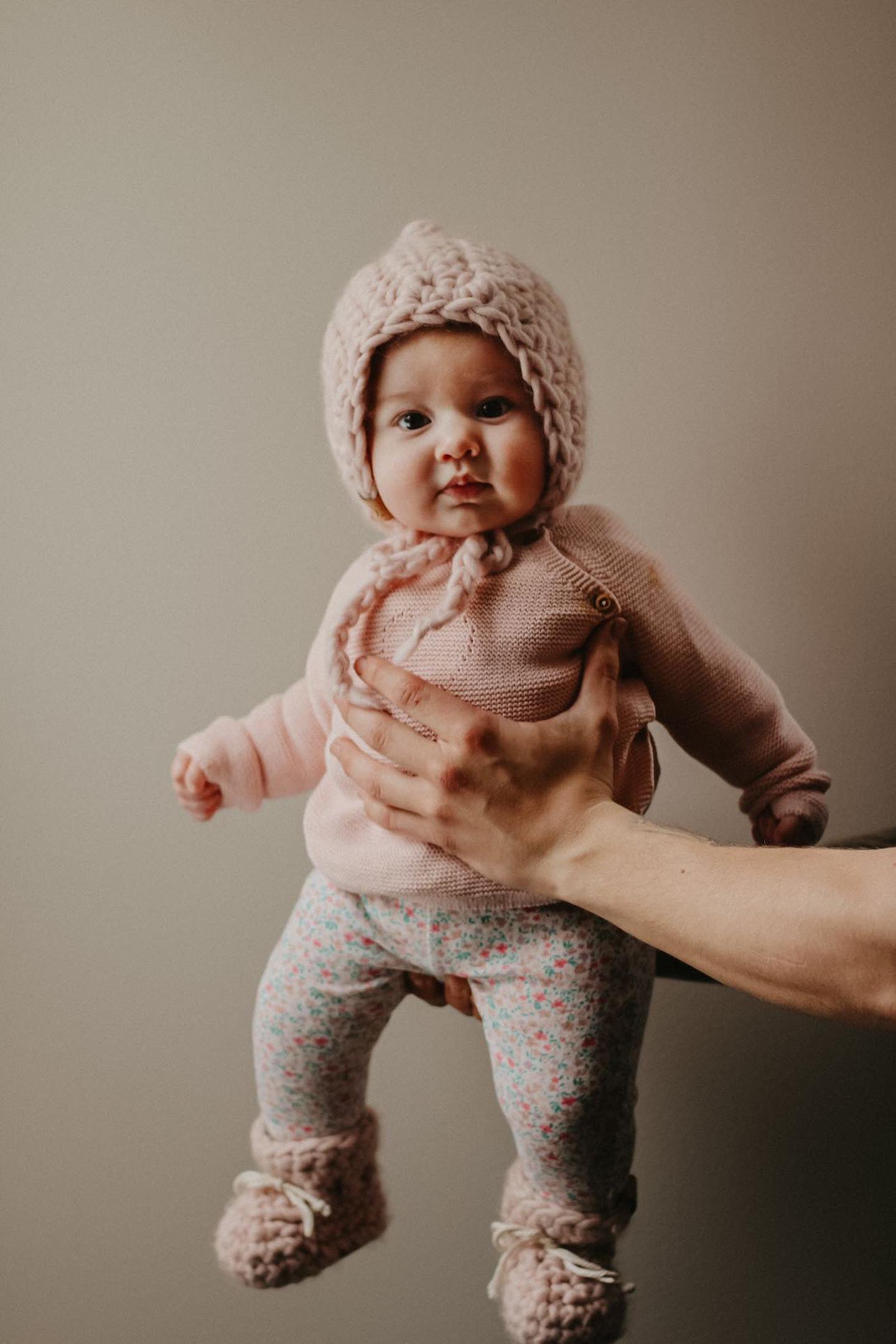 Ensemble de naissance : BONNET ET PANTOUFLES