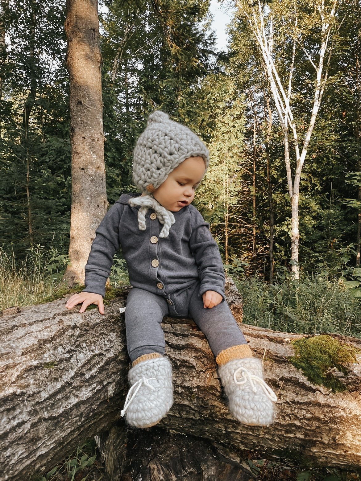 Ensemble de naissance :  BONNET ET PANTOUFLES