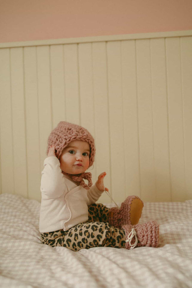 Ensemble de naissance : PANTOUFLES ET BONNET