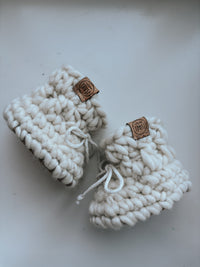 Ensemble de naissance :  BONNET ET PANTOUFLES