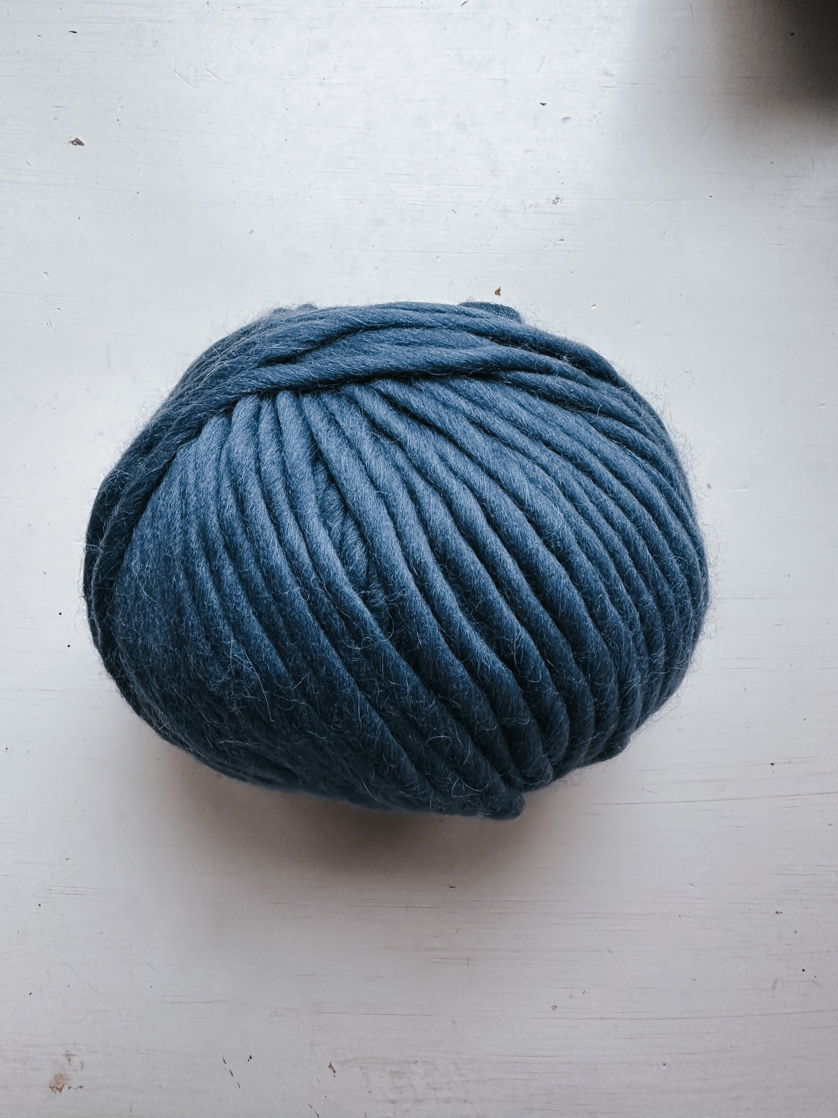 Tuque en laine à pompon LÉON - Précommande - Les petits Tousi